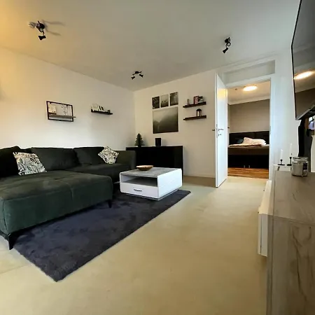 Apartament And Visit - Family-friendly & Stylish *