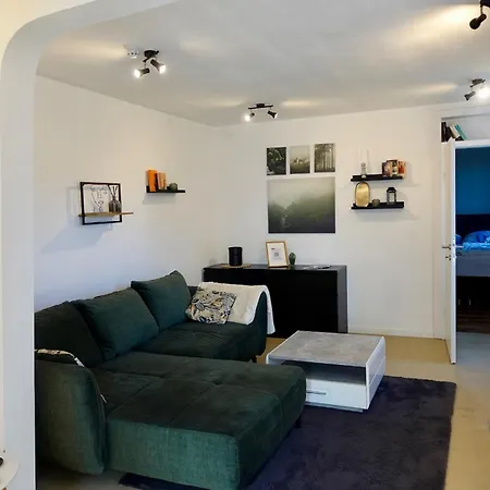 Apartament And Visit - Family-friendly & Stylish *