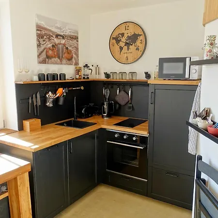 Apartament And Visit - Family-friendly & Stylish