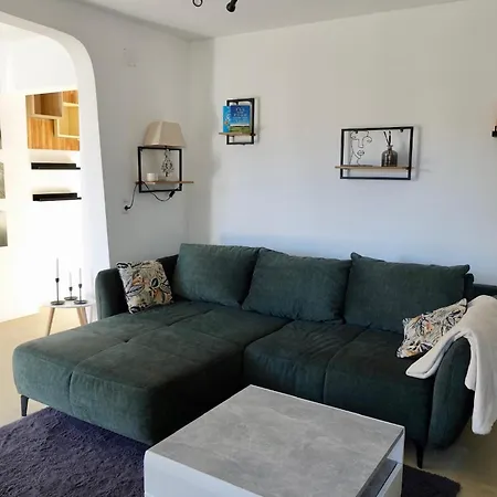 Apartament And Visit - Family-friendly & Stylish *